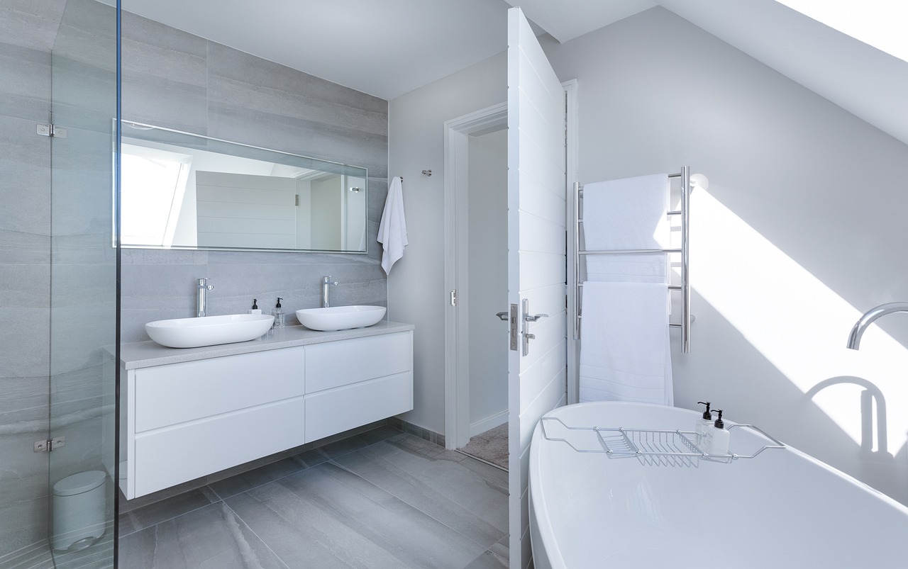 onwettig Voorspeller Verwisselbaar Badkamer renovatie kosten 2022 - [kosten + tips] | Homedeal